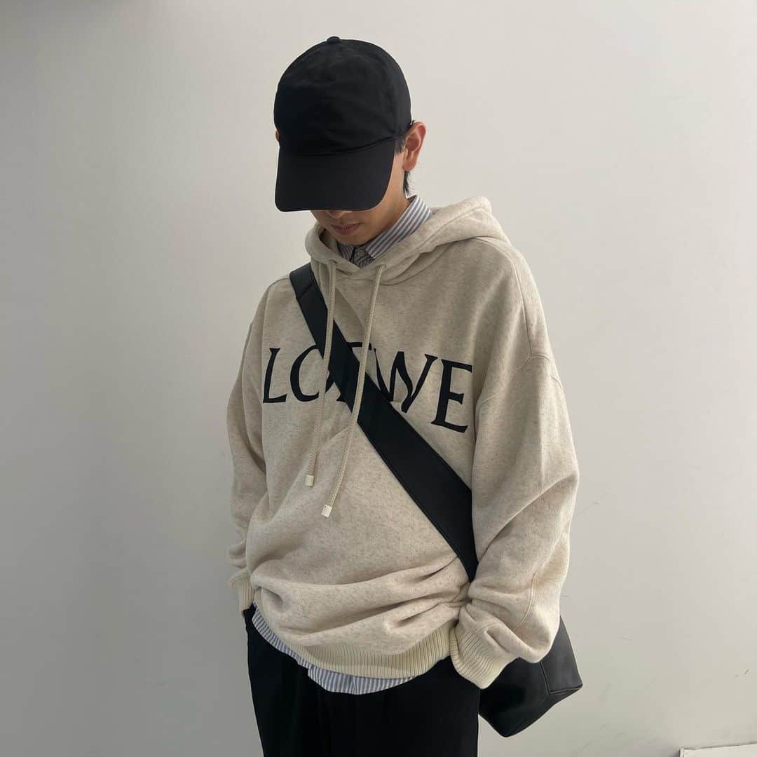 RINKAN渋谷店のインスタグラム：「. 《 LOEWE 》  MODEL : puzzle bag  bag  size - rank A price ¥246,400taxin dm割引¥224,000tax in  hoodie size M rank N PRICE ¥132,000tax in dm割引¥120,000tax in ⁡ －－－－－－－－－－ー－－－－－－－－－－－－－－  商品の詳細につきましてはDM、又はお電話にてお問い合わせ下さい。 ⁡ DMやお電話からの郵送販売も可能です。 ⁡ ショッピングローンなど各種お支払い方法もご用意しておりますのでご相談下さい。 ⁡ International shipping is available. Please contact us though DM. ⁡ ⁡ 〈RINKAN SHIBUYA〉 TEL：03-5458-3050 LINE ID：@283swjhf」