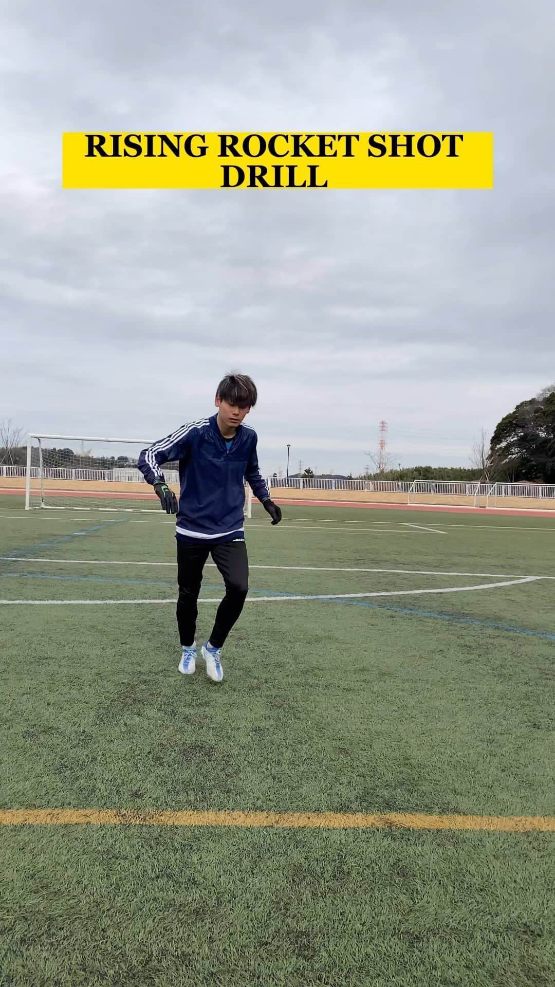 阿部豊のインスタグラム：「Effective rising shot🧠⚽️#soccer #football #futebol #futbol #tutorial #soccerdrills #footballskills #サッカー」