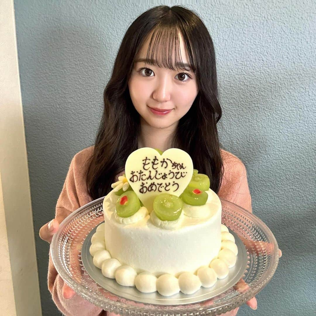 ももかさんのインスタグラム写真 - (ももかInstagram)「のえのん番組さんにだいぶ早めに 誕生日を祝ってもらっちゃいました🎂 • めちゃ可愛いケーキ🧁！ • 誕生日プレゼントも頂いたのでぜひのえのん番組さんのYouTubeみてください！」10月29日 20時22分 - momoka_ch