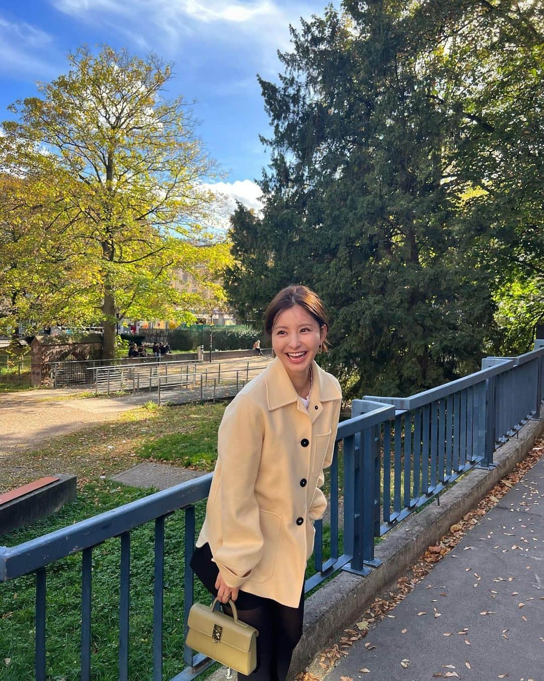 明松美玖のインスタグラム：「、 あっという間に冷え込んできて急いで衣替えをしました🍃」