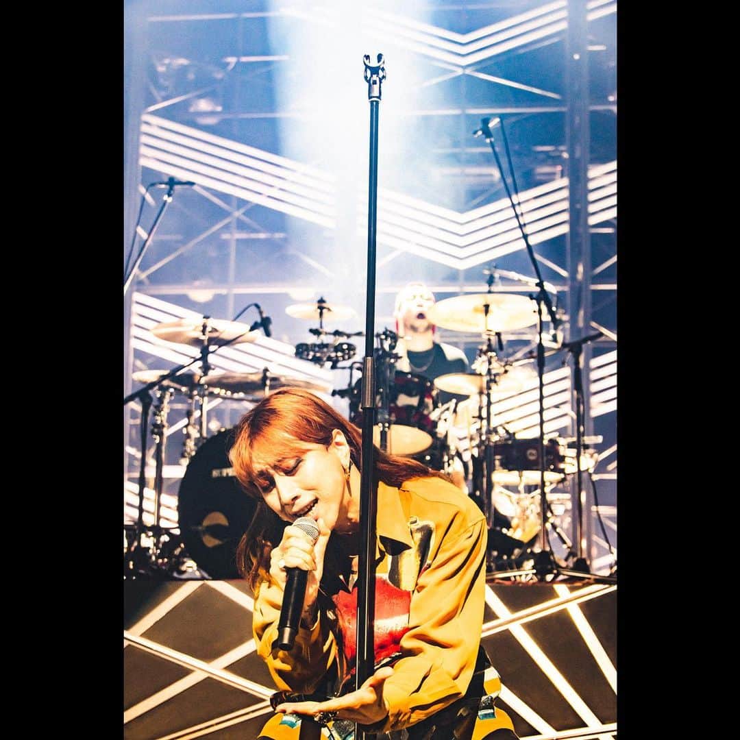 SUPERBEAVERのインスタグラム：「都会のラクダ TOUR 2023-2024 〜 #駱駝革命21 〜  新潟県民会館-Day2-  photo by @cazrowaoki  ※写真の無断転載は禁止です。  #SUPERBEAVER #渋谷龍太 #柳沢亮太 #上杉研太 #藤原35才広明 @gyakutarou @yayayayanagi @kentauesugi @hiroaki_drums_superbeaver」