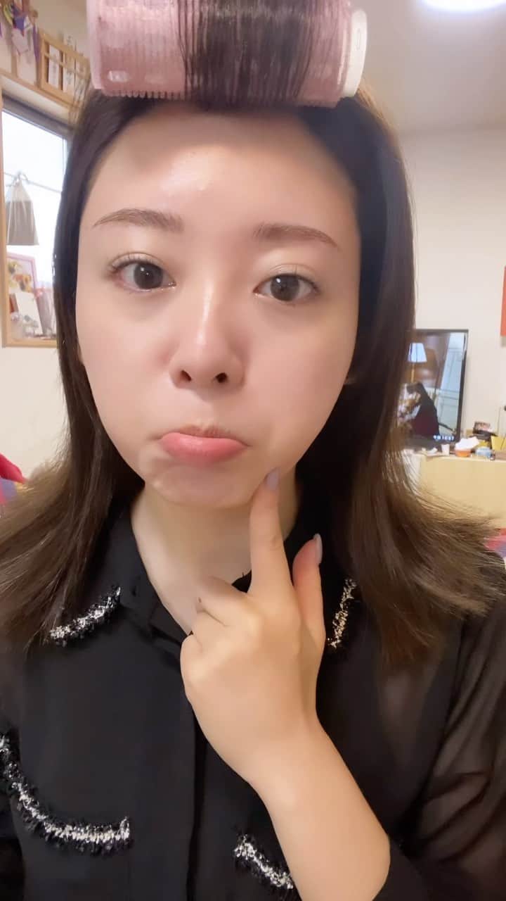 のインスタグラム：「私の毎日メイクです👀💄 ※巨大なニキビさんが顔を出しておりますが気にせず  #make #makeup #メイク #メイク動画  #メイクアップ #メイク方法 #メイク好きさんと繋がりたい #メイク初心者」