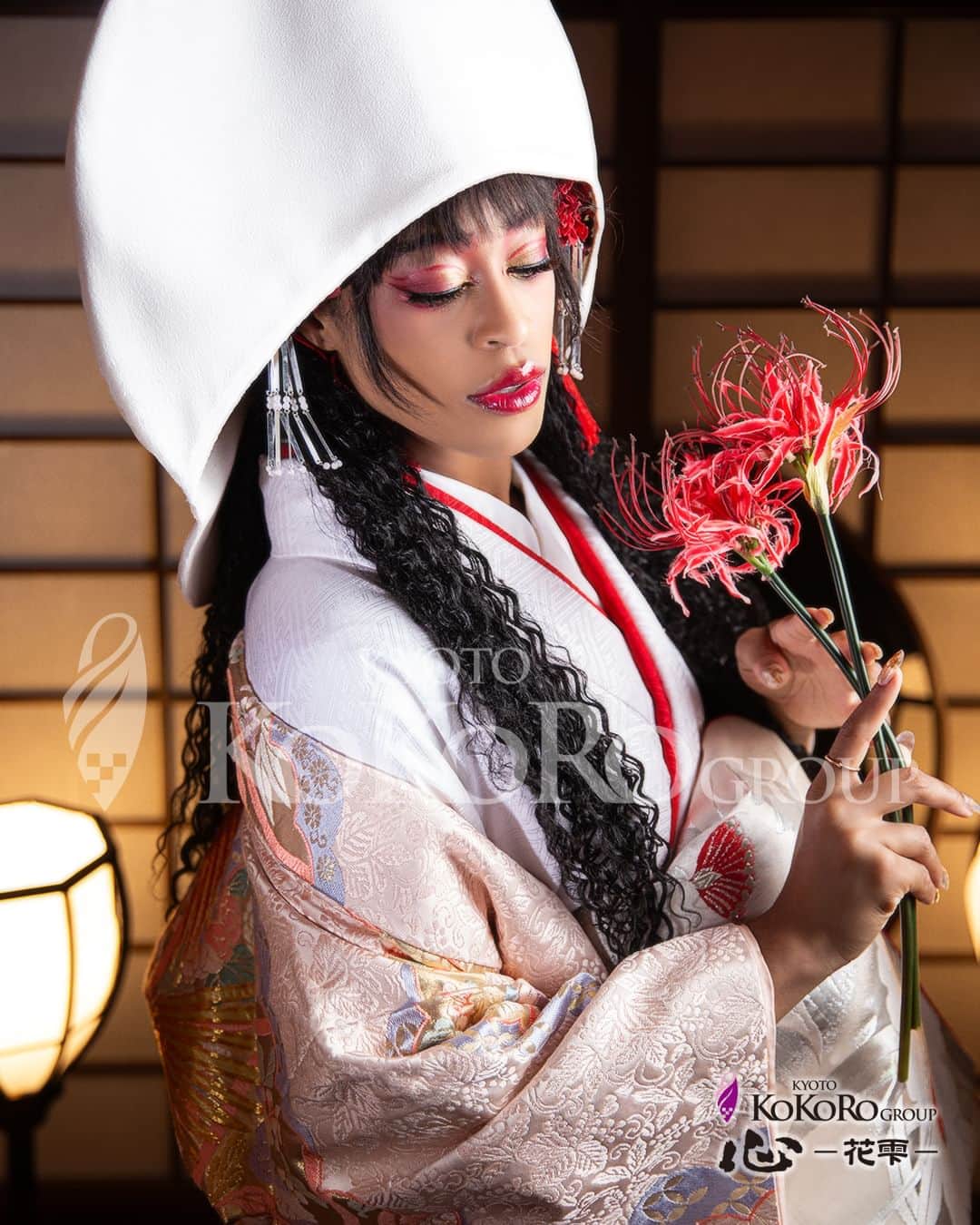 心－花雫－さんのインスタグラム写真 - (心－花雫－Instagram)「#心花雫  親子で花魁体験と狐の嫁入りをご体験頂いたお客様をご紹介✨  海外からの遊びに来てくださりました✨  Introducing customers who have experienced the Oiran experience and the fox's marriage with their parents and children✨  People came to visit us from overseas ✨  #花魁 #花魁体験 #japantrip #京都 #kimono #着物 #日本 #ｍakeup #oiran #変身写真 #変身写真館 #japan #beautiful #京都観光 #京都旅行 #kyoto #前撮り #メイク #美容 #cosplay #創作 #狐の嫁入り #白無垢 #カップルフォト #婚礼写真 #前撮り」10月29日 20時29分 - kokoro_hanashizuku