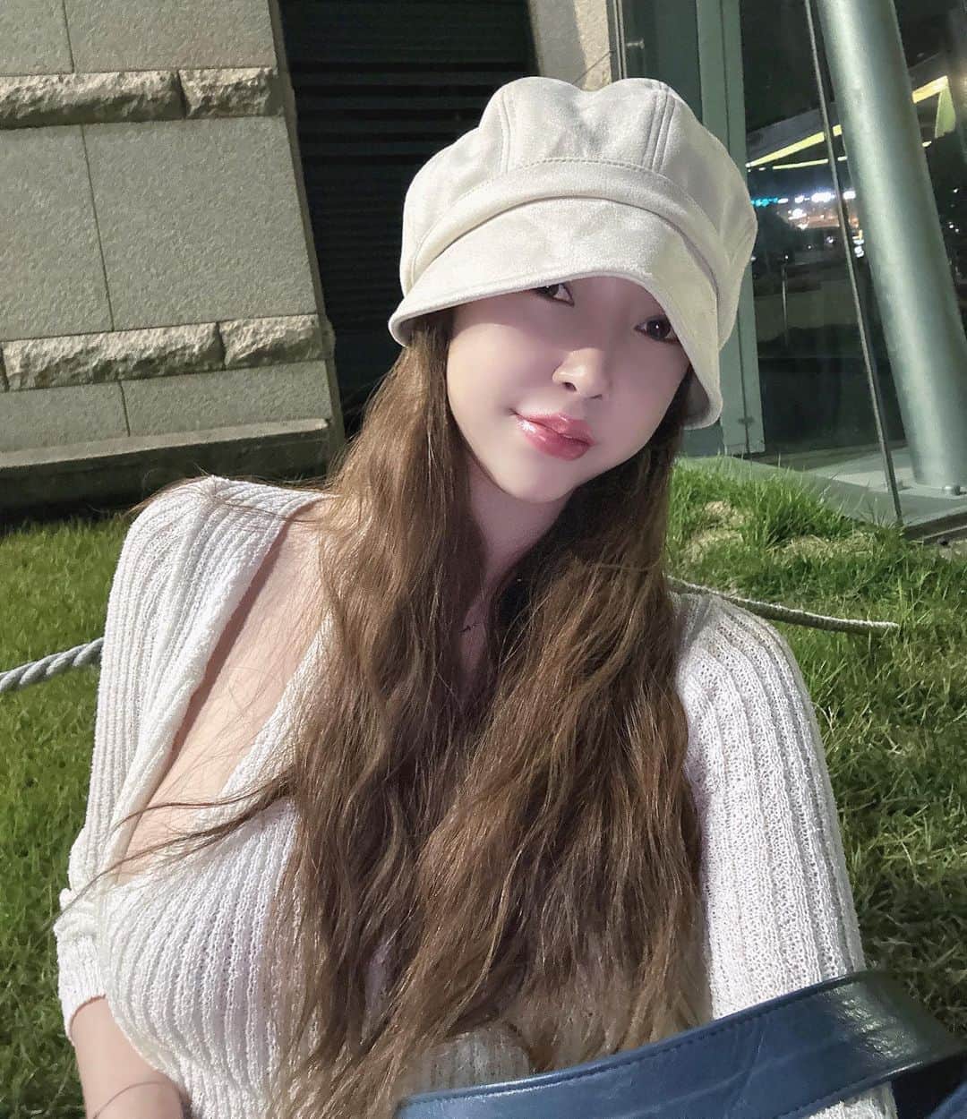 Choi Somiのインスタグラム：「⠀⠀⠀⠀ #글랜더 #glander  엄마랑 이루랑 🌊🌊 어반스시 후토마키🖤」