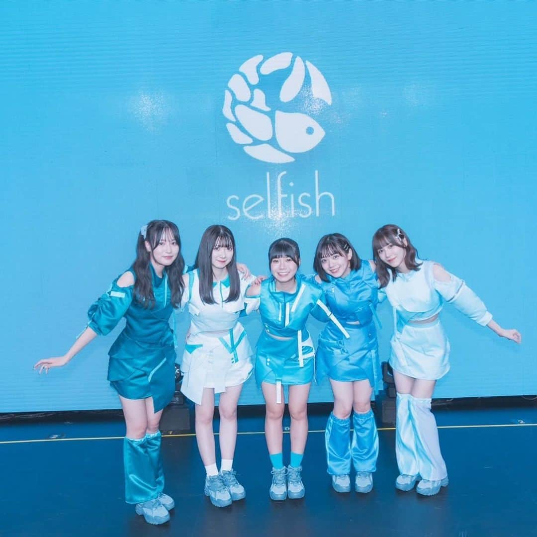 薮田こももさんのインスタグラム写真 - (薮田こももInstagram)「selfish Début Live ありがとうございました✩ˎˊ˗ ここからいっしょにいろんな景色を見ようね🪽 よろしくおねがいします！」10月29日 20時35分 - yuri_selfish