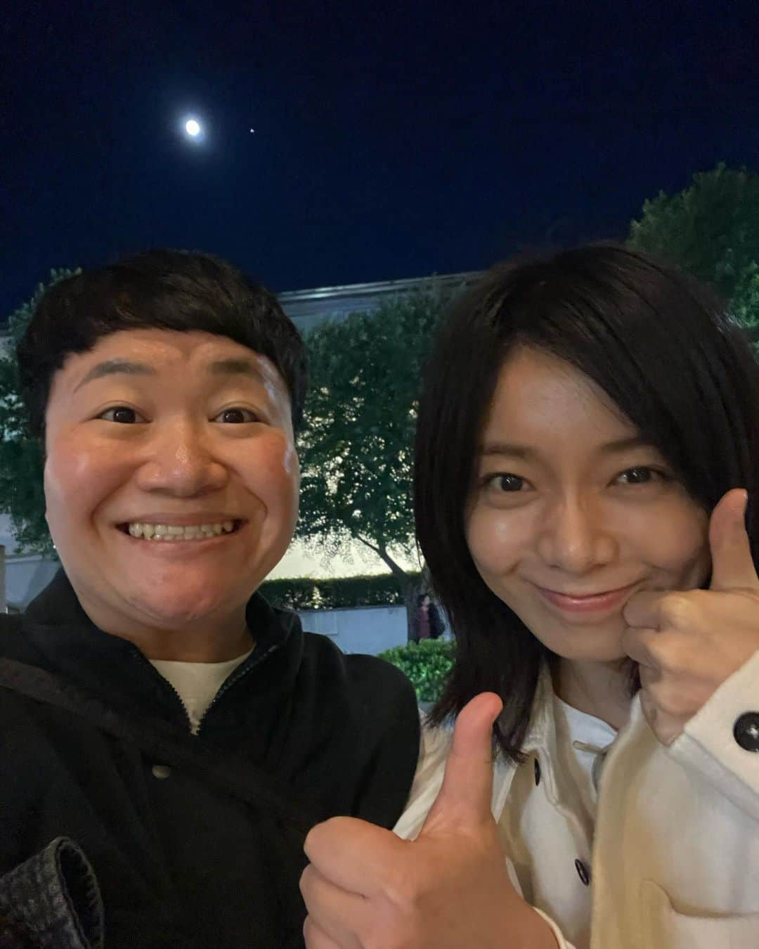 近藤春菜さんのインスタグラム写真 - (近藤春菜Instagram)「※  新しい学校のリーダーズ 初アリーナワンマン2023『HAMIDASHITEIKU』 おじゃましました！！！！！！！！！ 初めてライブ伺いましたが、 かっけぇーーーー！！！！！！ 青春日本代表、最高でした。 素晴らしき時をありがとうございました！  写真は東京体育館前とかでも何も撮らなかったので、慌てて、月と撮りました！ よき夜です！！」10月29日 20時40分 - harisenbon_haruna