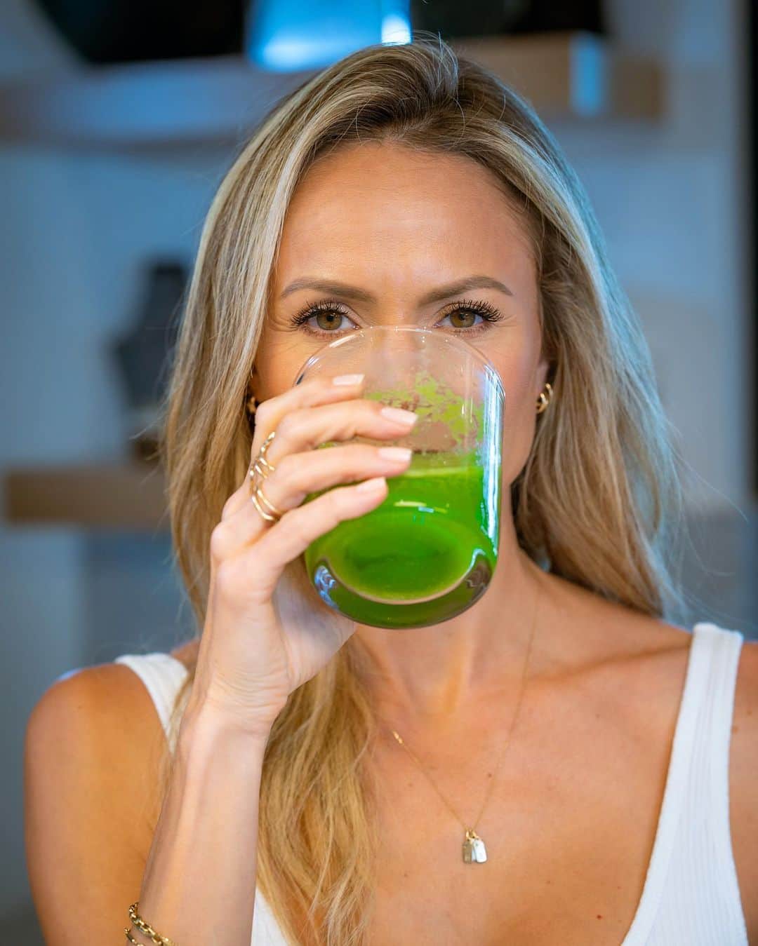 ステイシー・キーブラーのインスタグラム：「Start them young! 🥒🍋🍏Who wants our green juice recipe? No juicer required!」