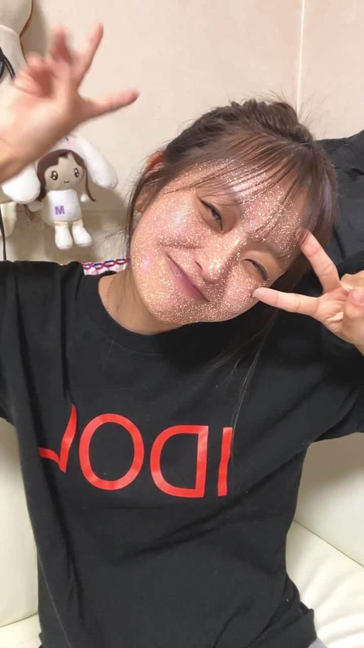 佐々木ちょこのインスタグラム：「オレンジになったよって話🍊🧡(Tシャツめっちゃ犬の毛ついてるけど許して🐶)」