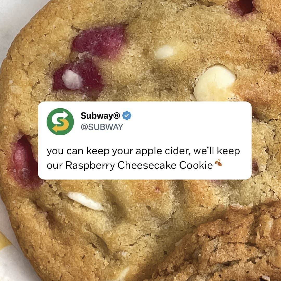 Official Subwayのインスタグラム：「manifesting all the fall vibes rn 🍁🧥」