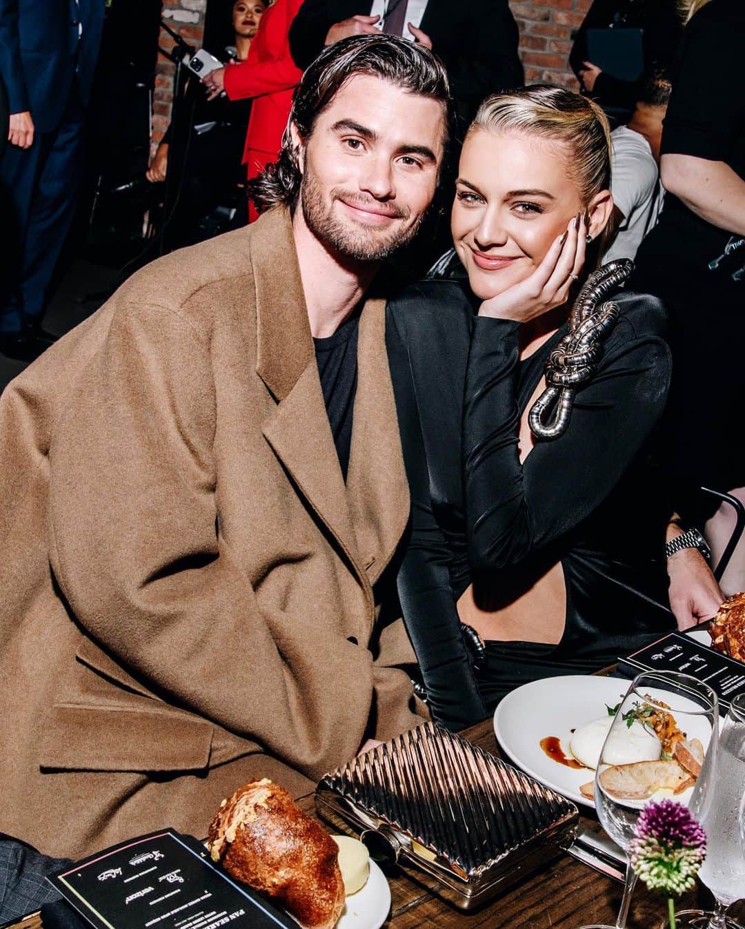 Vanity Fairさんのインスタグラム写真 - (Vanity FairInstagram)「Kelsea Ballerini, Tems, Noah Kahan, and more stars assembled in New York City on Tuesday night for the Time100 Next Gala. The event toasts rising global stars across industries—and provided the rest of us with some coveted party photos.   Photos: Nina Westervelt/WWD via @gettyimages」10月25日 23時41分 - vanityfair