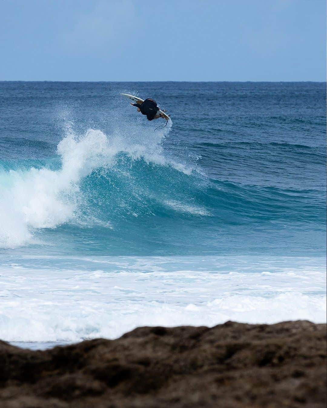 大橋海人さんのインスタグラム写真 - (大橋海人Instagram)「Vignettes of Hawaii — @kaitoohashi on set from our time spent along Oahu’s NS at the end of 2022. Originally published in ‘Pua Kepalo’ our article from Volume XII.  cc @dbjourney   @mirall.studio @wastedtalentintl」10月25日 23時57分 - kaitoohashi