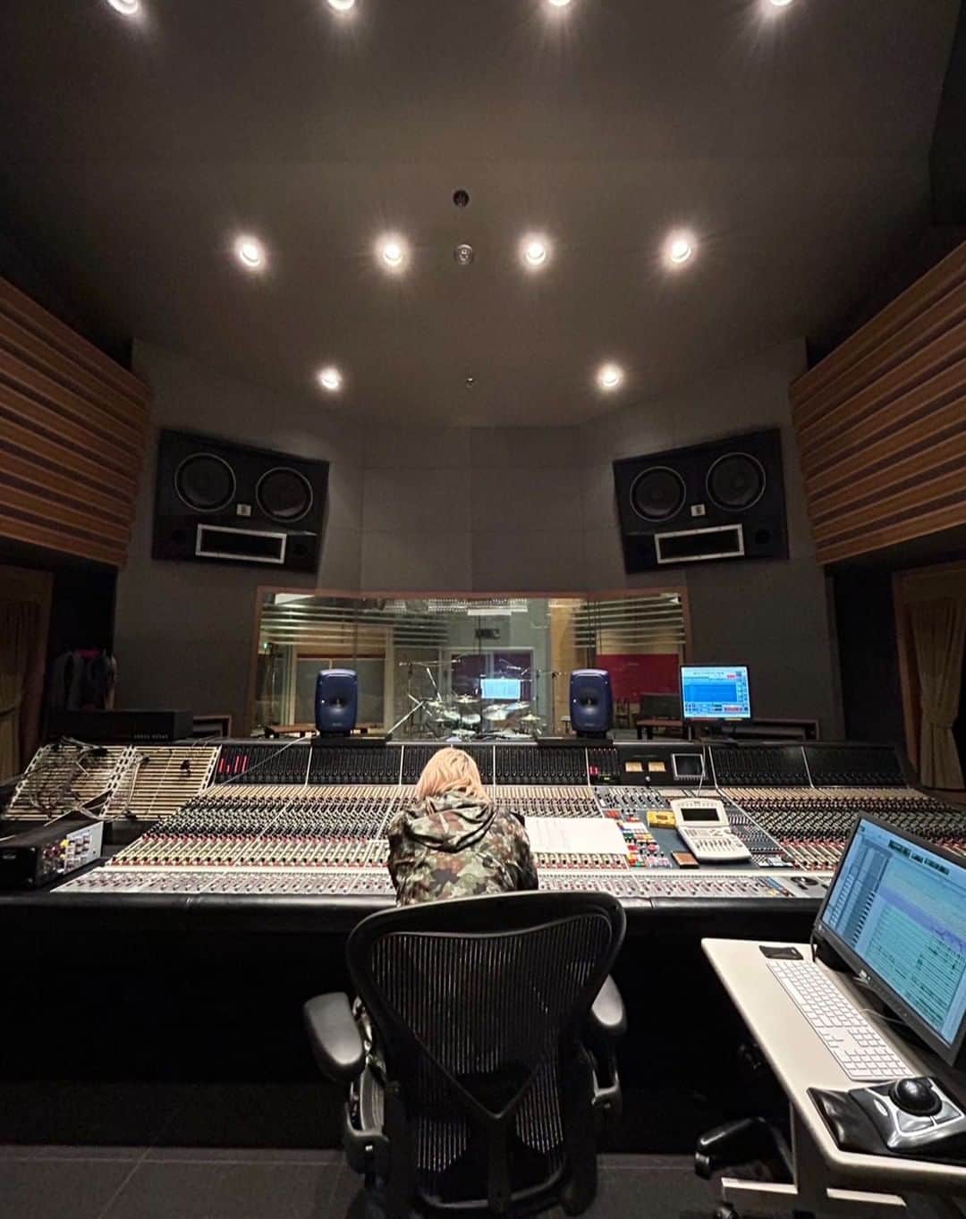 小室哲哉のインスタグラム：「Daily music production」