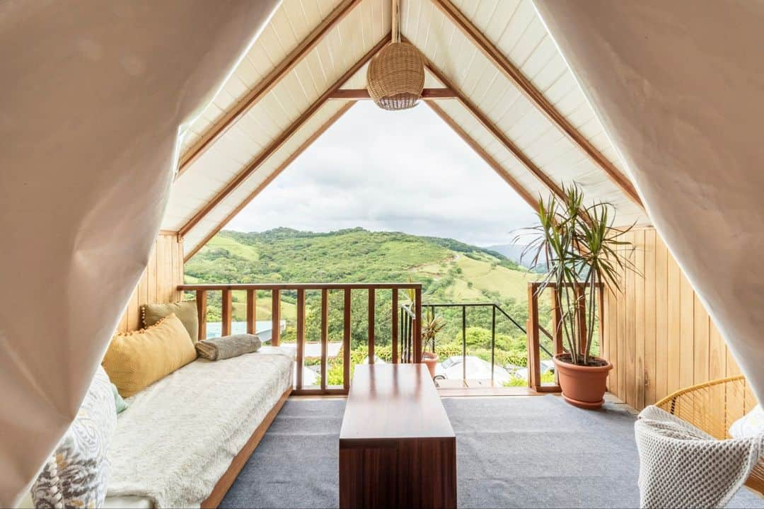 Airbnbのインスタグラム：「"Peaceful and lush surroundings. Fantastic views. Friendly host."  🏡 Alas Chalet Monteverde 📍 Provincia de Guanacaste, Costa Rica」