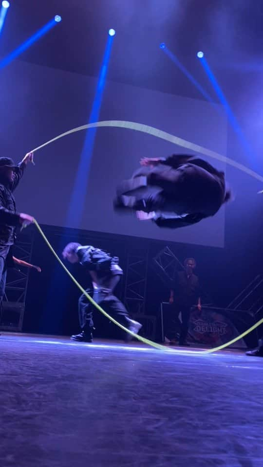 REGSTYLEのインスタグラム：「YUI⚡KSY⚡KAI  @yui_regstyle @ksy_flydiggerz @kai_reg_cpl  REG☆STYLE × FLYDIGGERZ @dd_reg  @flydiggerz   Double Dutch Delight Japan @doubledutchdelight  #doubledutch #jumprope」