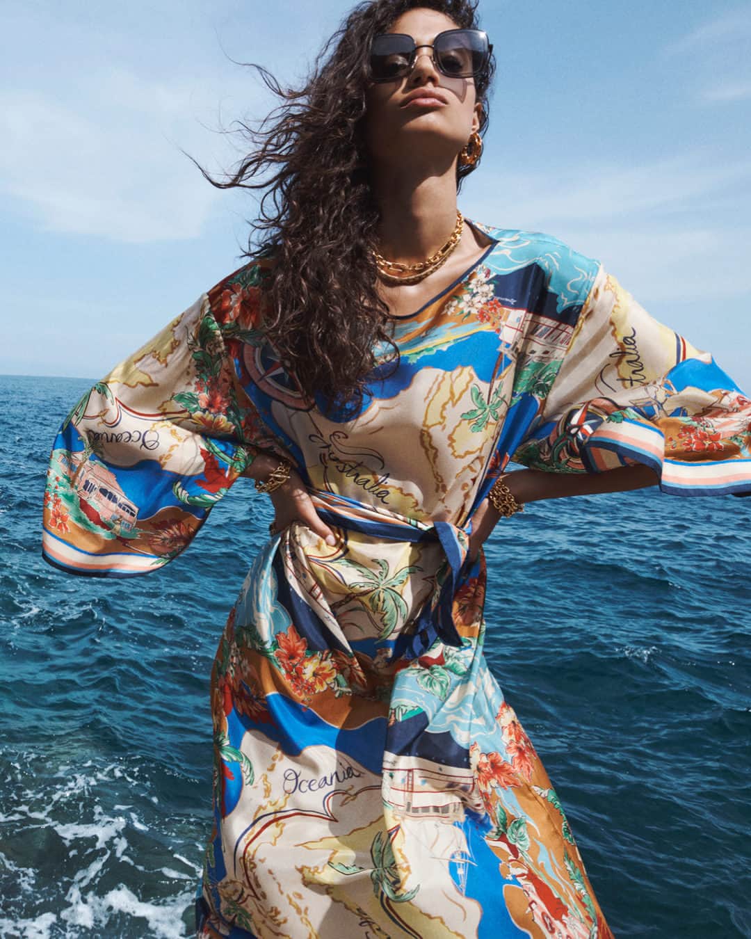 のインスタグラム：「Holiday Dreaming: From Resort Swim 24, the Alight Midi Dress styled with the Zimmermann Dancer Oversize and new season jewellery. #ZimResortSwim24 #zimmermann」