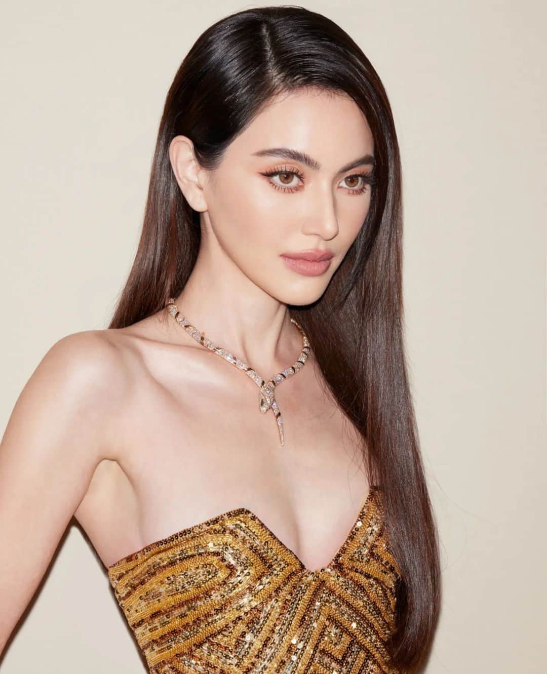 マイ・ダーウィカーさんのインスタグラム写真 - (マイ・ダーウィカーInstagram)「💎   #Bulgari #BulgariHighJewelry #BulgariThailand」10月25日 16時24分 - davikah