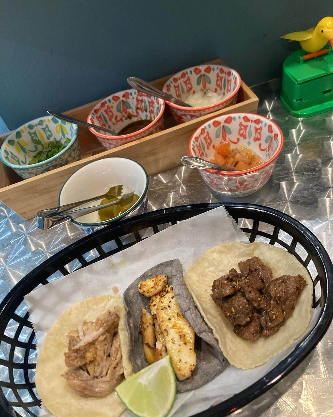 佐伯日菜子さんのインスタグラム写真 - (佐伯日菜子Instagram)「メキシカンたまーにモーレツ食べたくなるんだけど、ここのはとにかく「え？何入れてるの？」ってくらい美味しかった💕 想像を上回り過ぎてて動揺した。 大好きな映画館の近くなのでそれもまた良し。 いい街だなぁ。 #メキシカン  #美味しい  #大好き  #いつかメキシコに行きたい  #メキシコ  #mexico」10月25日 16時39分 - hinakosaeki