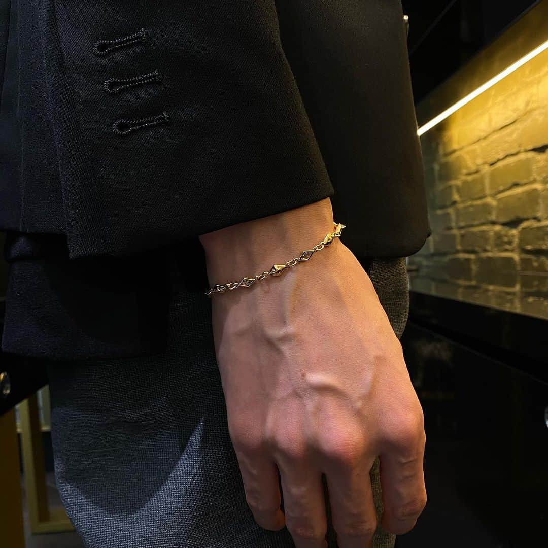 LoreeRodkin 銀座店さんのインスタグラム写真 - (LoreeRodkin 銀座店Instagram)「CHAIN BRACELET  #loreerodkin#デザインチェーン#ブレスレット#チェーンブレスレット」10月25日 16時41分 - loreerodkin_tokyo