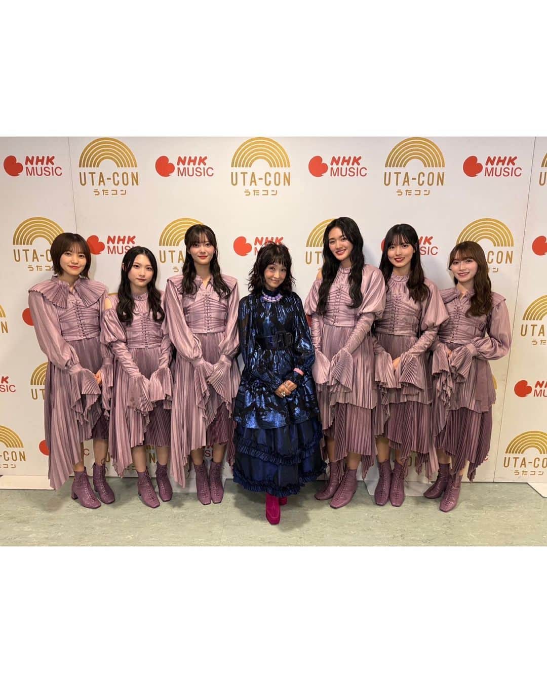 守屋麗奈さんのインスタグラム写真 - (守屋麗奈Instagram)「♡ うたコンに出演させていただきました🎻  ご覧いただきありがとうございます。  石川ひとみさんとコラボさせていただきました☺︎ 『まちぶせ』を踊らせていただけてとても嬉しかったです。  承認欲求も披露させていただきました。  ありがとうございました…♡  そして、久しぶりに着たアニラ衣装👗 お袖のひらひら、スカートの広がりがとっても好き🫶🏻  #櫻坂46  #sakurazaka46  #renagram  #うたコン #衣装 #承認欲求 #まちぶせ #衣装お気に入り #ラプンツェル衣装って呼んでるよ」10月25日 17時02分 - rena_moriya_official