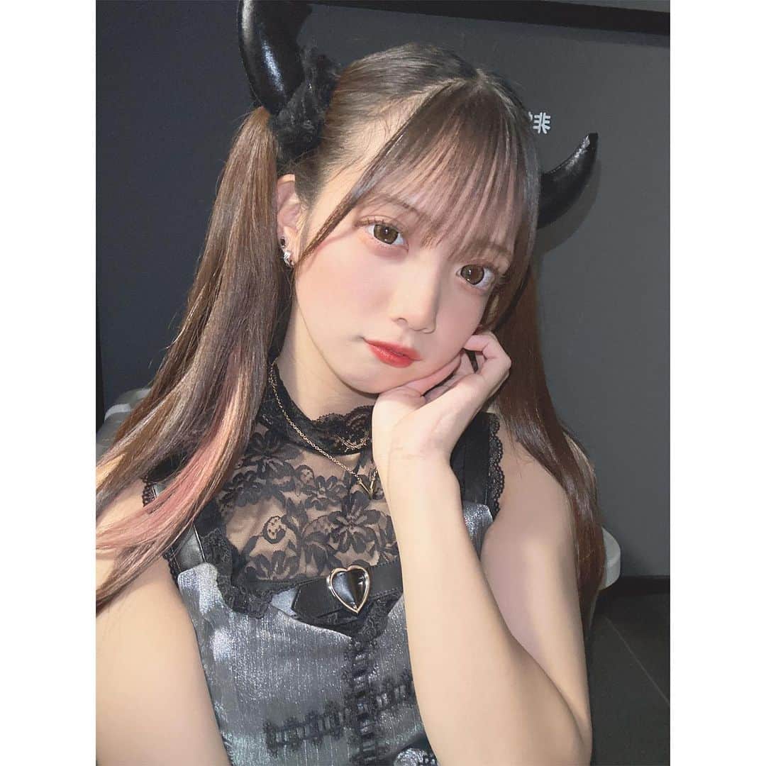 みーみのインスタグラム：「君が1番大切で君しかいないんだよ。」