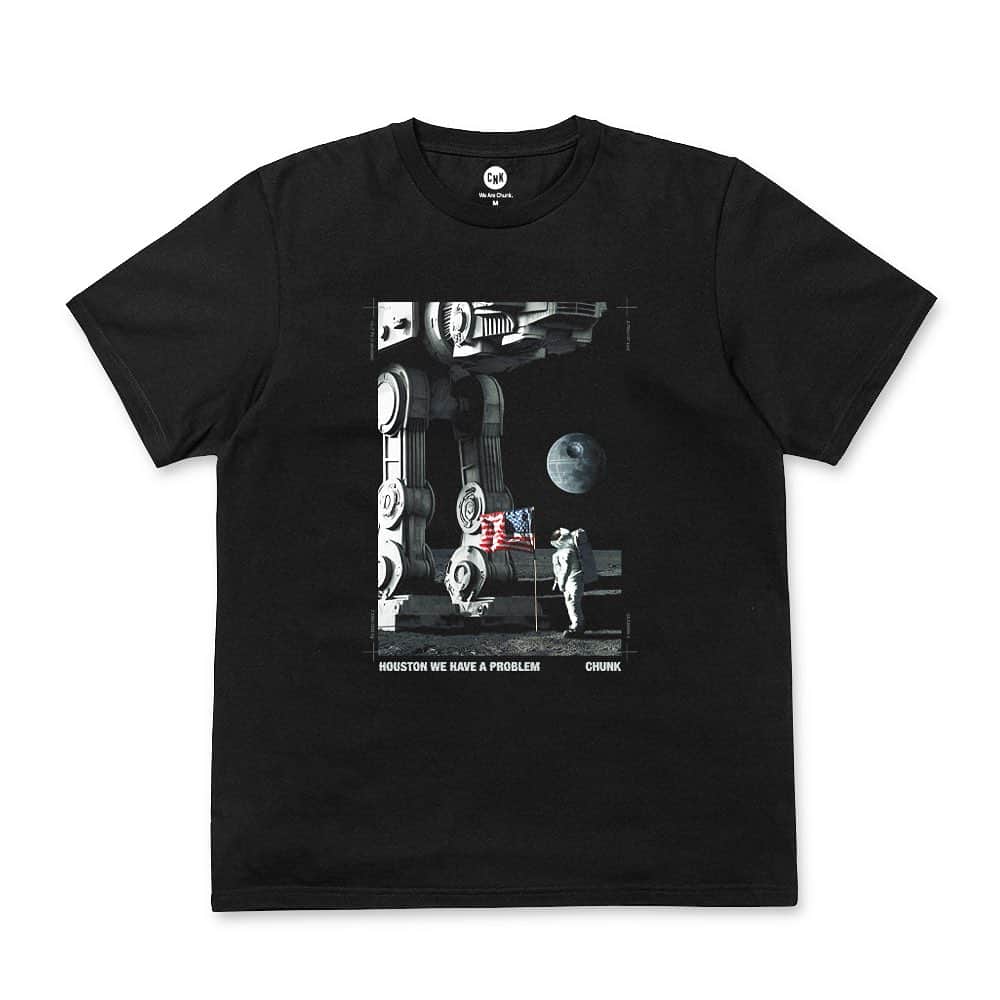 チャンククロージングさんのインスタグラム写真 - (チャンククロージングInstagram)「“Houston, we have a problem!”🌑🚀  Shop our latest Autumn-Winter 23 collection releases. Link in bio.   #chunkclothing #wearechunk #starwarsmerch #funnystarwars #starwarsmeme」10月25日 17時13分 - chunkclothing