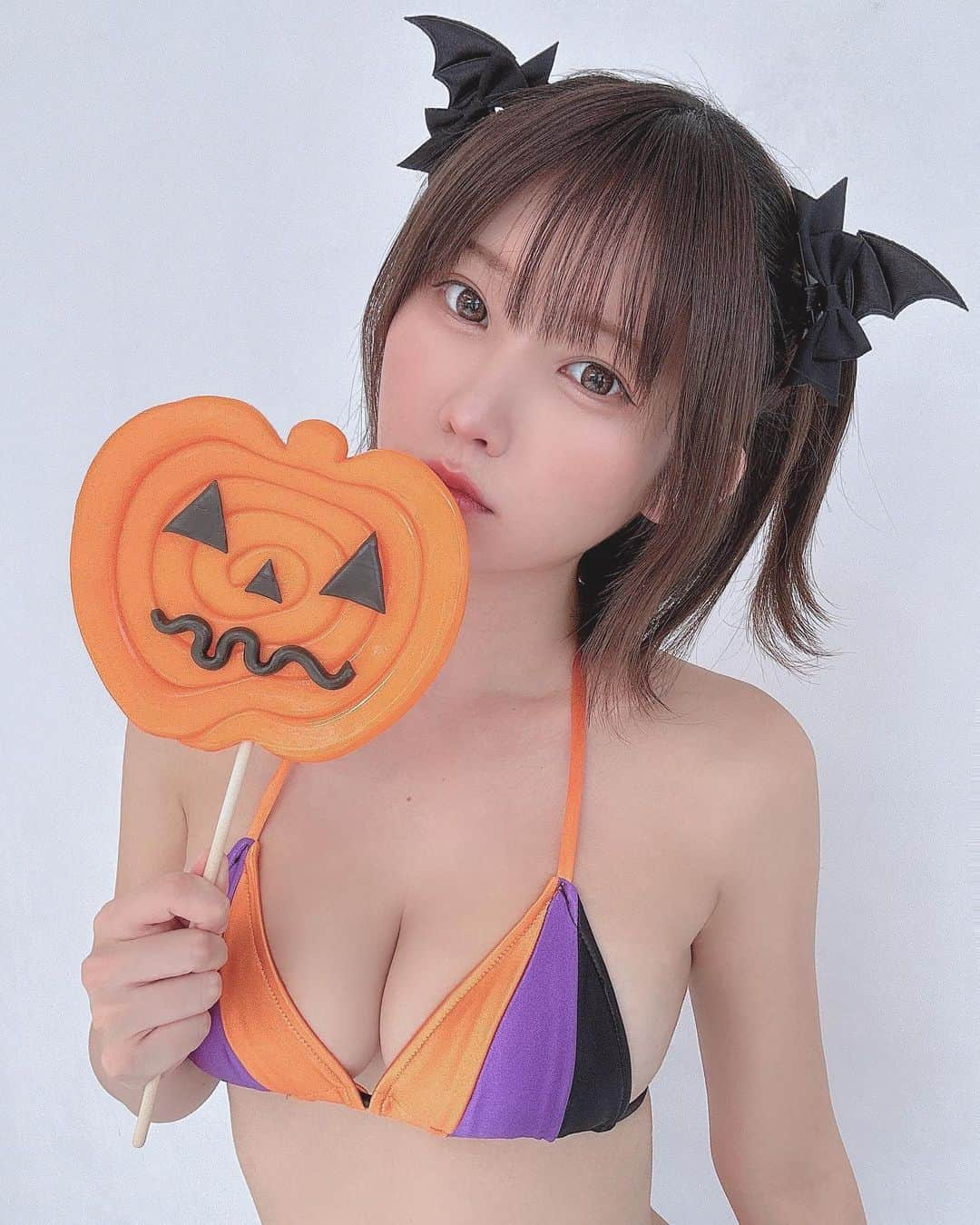 えなこのインスタグラム：「もうすぐハロウィン🎃✨」