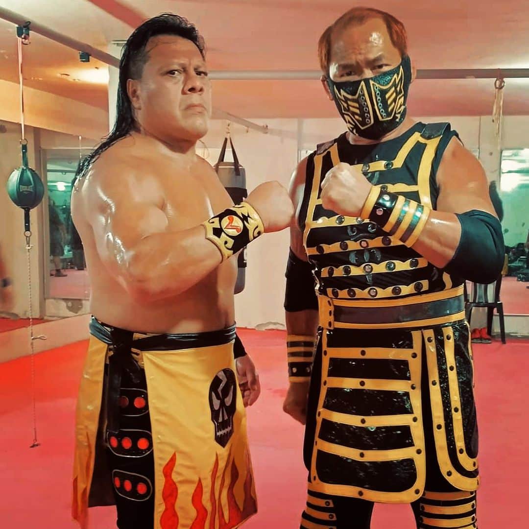 奥村茂雄のインスタグラム：「Martes 24 de octubre en el Gimnasio Beto Estrada en Piedras Negras, Coahuila. - - #cmll #piedrasnegras #coahuila #ultimoguerrero #luchadordeotronivel #okumura #tifondeosaka #guerrerosamurai」