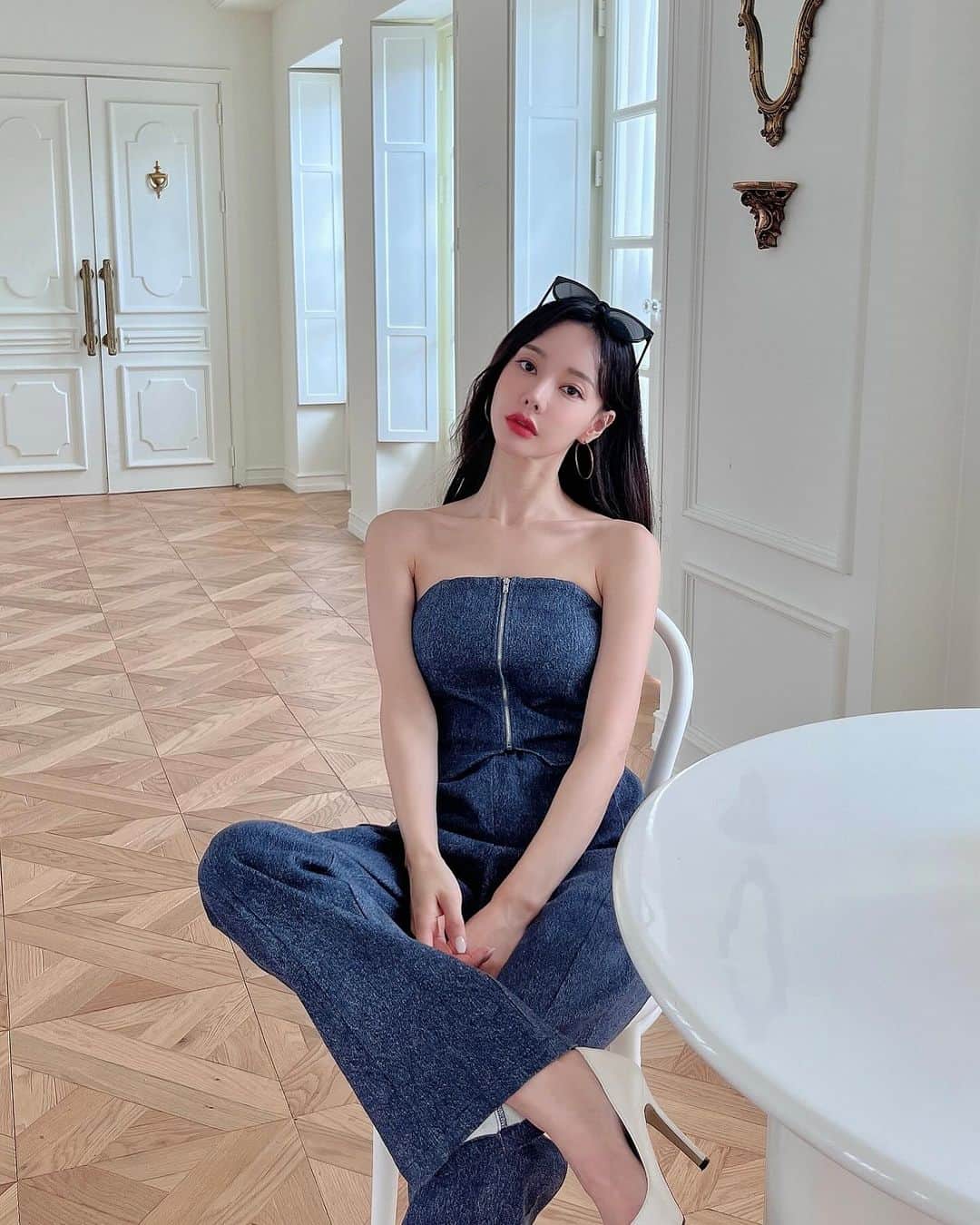 Hyemiのインスタグラム：「촬영하면서 음료대신 애사비 콤부차 마시기🍎 넘 맛있음!!💕  애사비로 꾸준히 관리하니 43kg이 되었답니다 크큭  애사비는 이번주 금요일에 만나요옹🫶🏻」