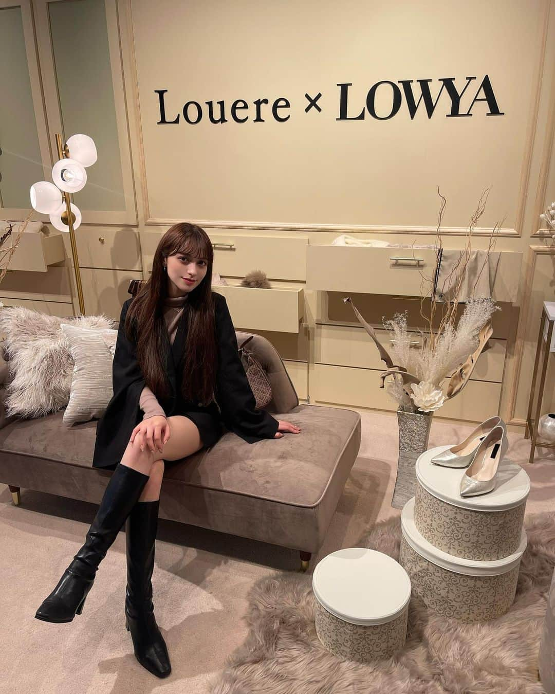 エブラヒミ椎菜のインスタグラム：「Louere×LOWYA 2023 AW Exhibition 1周年を記念した展示会へ✨️  空間からお洋服まで全てが素敵でした 身につけたお洋服はlouereの新作🤍  @louere.official  @lowya_official  #louere #lowya」