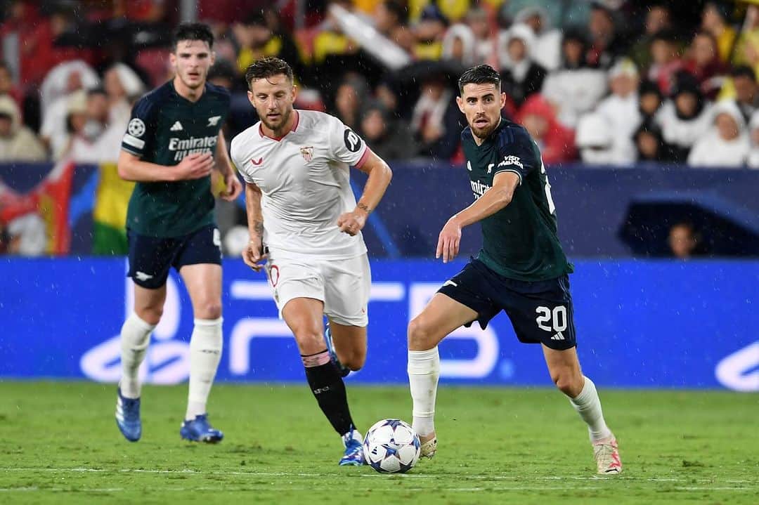ジョルジェ・ルイス・フレーロのインスタグラム：「Great win in a tough place to play 💪🏻 UCL 😍」