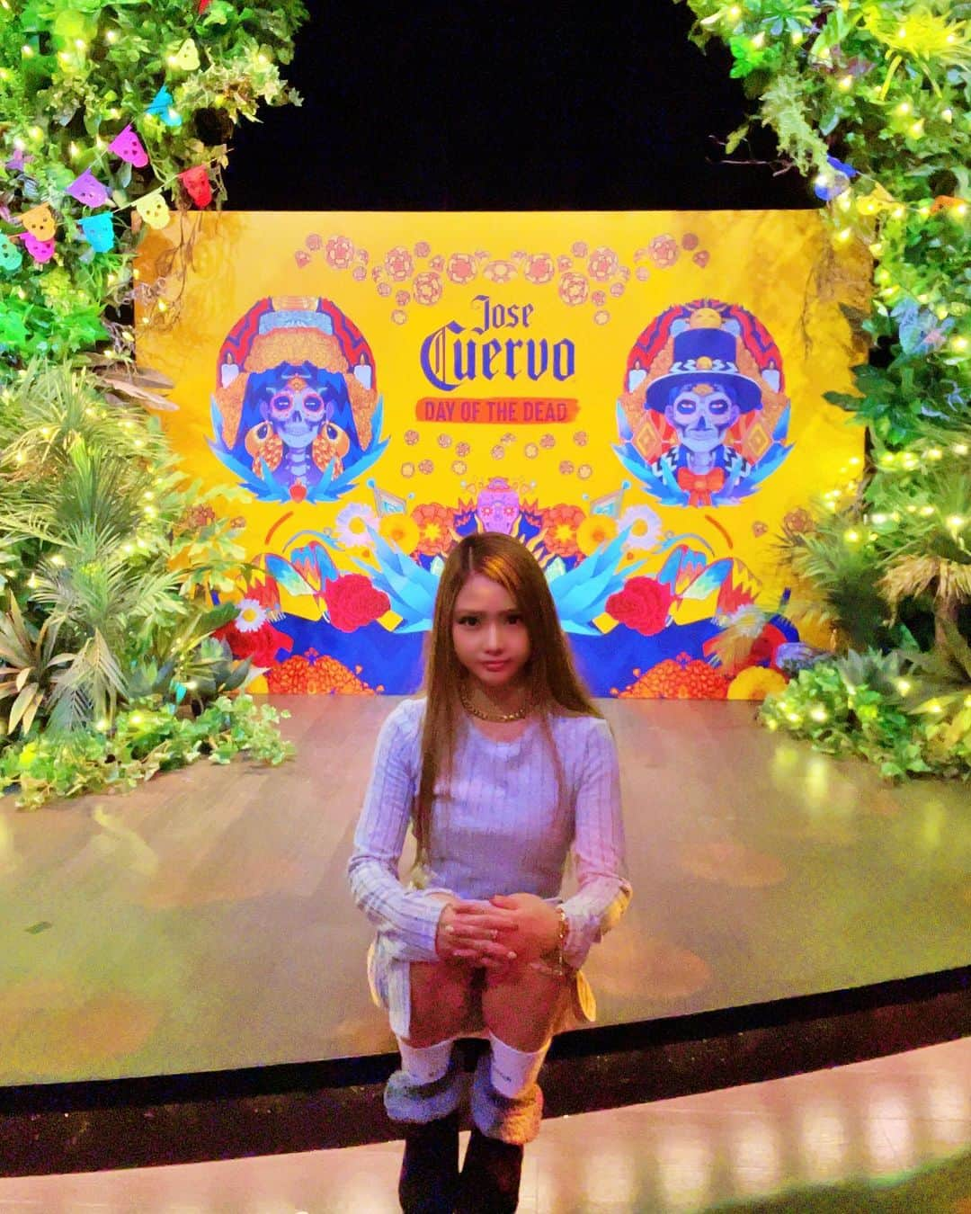 MARIERUさんのインスタグラム写真 - (MARIERUInstagram)「クエルボDOTDクローズドパーティーに行って来たよ☠️🎃🩷 @josecuervojp  . . クエルボシルバーのカクテル美味しかった🍸😋💞 クエルボしか勝たん🫶🥃 . . 内装凄かったなあ余韻に浸ります☠️🎃❤️  #PR  #クエルボ #dayofthedead  #dotd #クエルボエスペシャル #死者の日 #v2tokyo #クラブ #celavi #octagon #tk #shibuiya #dotd #dayofthedead #イベントのお知らせ #イベント #キャンペーン企画 #キャンペーン #ときがわ町 #川 #音楽寺 #アーティスト #スーツ #followｍe #followforfollowback #インフルエンサー」10月25日 18時06分 - marieru011