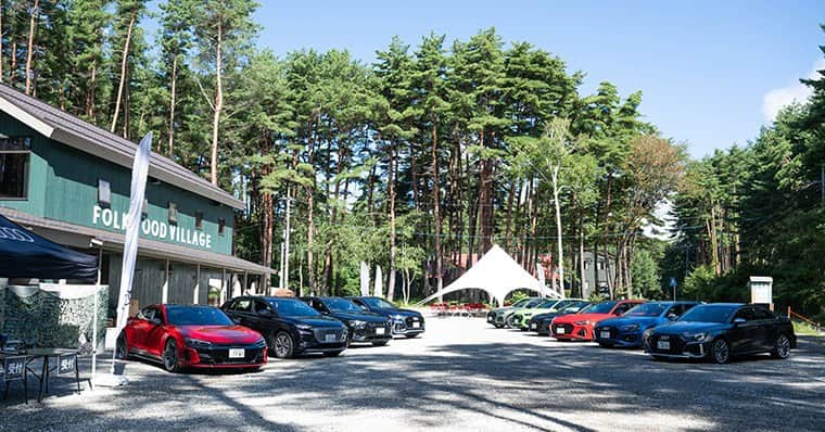 Audi Japan Sales / アウディジャパン販売さんのインスタグラム写真 - (Audi Japan Sales / アウディジャパン販売Instagram)「【Audi Family Camp 2023 Event Report】  山梨県北杜市にて、1泊2日でキャンプを楽しみながら、Audi最新モデルの走りや多彩なアクティビティをお楽しみいただけるイベントを開催しました。  キャンプ場は2022年にオープンした「FOLKWOOD VILLAGE八ヶ岳」。 親子で楽しめるアウトドアアクティビティや、大自然のなかで整うサウナ体験、美味しいキャンプ料理もご堪能いただき、初秋のさわやかな八ヶ岳の高原で素敵な2日間をお過ごしいただきました。  イベントの詳しい様子は、#AJS のオフィシャルサイトにてご覧いただけます。  #Audi #AJS #myaudi #audistyle #car #carstagram #アウディ #ドライブ #車 #愛車 #外車 #ドイツ車 #車好き #車好きな人と繋がりたい #アウディ女子 #八ヶ岳 #FOLKWOODVILLAGE八ヶ岳 #ファミリーキャンプ」10月25日 18時00分 - audi.japan.sales