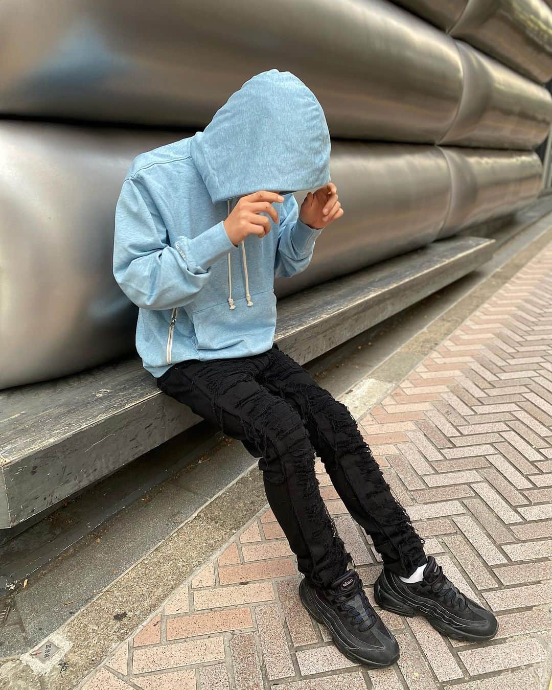 GROW AROUNDのインスタグラム：「#growaroundnewarrivals   NIKE  STANDARD ISSUE DRI-FIT PULLOVER BASKETBALL HOODIE & TOP  ヘビーウェイトですがフレンチテリー素材を採用しているため着心地の良いアイテムとなっております👍  US流通・海外限定です‼️🇺🇸  WEB UPも完了しております✅」
