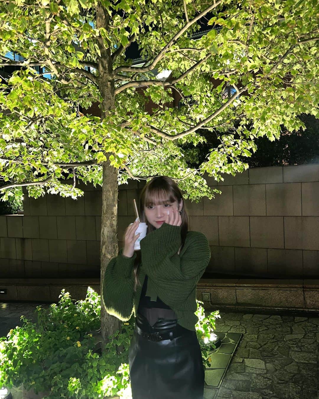 吉田羽花さんのインスタグラム写真 - (吉田羽花Instagram)「. スタバはまだアイス飲んでます☕️🩵  みんなはスタバのメニューで何が好きーー？   #ワカノシフク   #starbucks   #スタバ   #今日好きになりました   #今日好き   #台北編   #06  #jk  #sjk   #吉田羽花」10月25日 18時08分 - waka.yoshida_