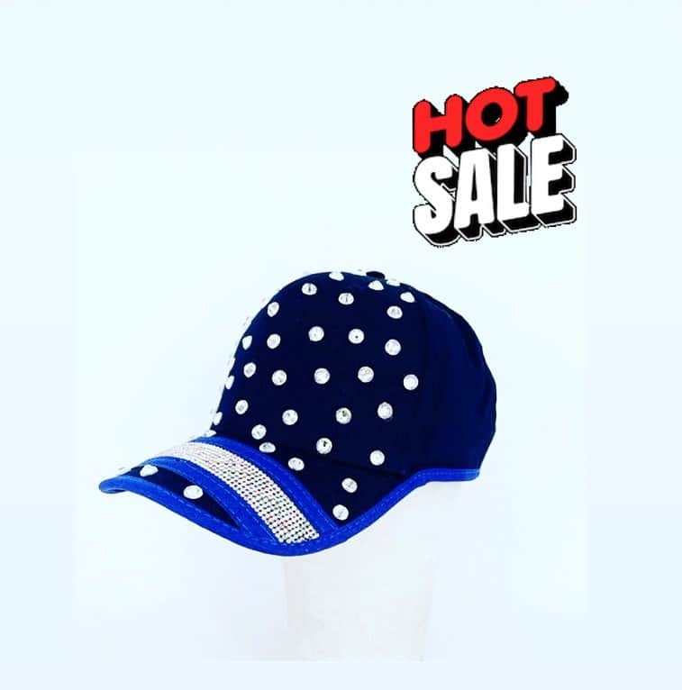 バーンストックスピアーズのインスタグラム：「Sample Sale is HAPPENING!  Grab yourself a TREAT  Link in the bio (you know what to do)」
