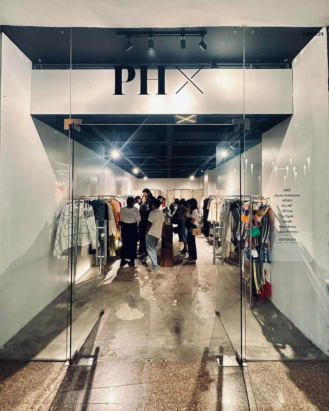 JJ.Acunaさんのインスタグラム写真 - (JJ.AcunaInstagram)「Manila in October, it's been a blast embracing Filipino art, design, and culture. Between @manilafame and @phxfashiongroup and visiting the @pinto.art.museum and everything in between- It’s been real- real good! 🇵🇭💫 #ManilaAdventures #lifeofjj #design #fashion」10月25日 18時15分 - jj.acuna