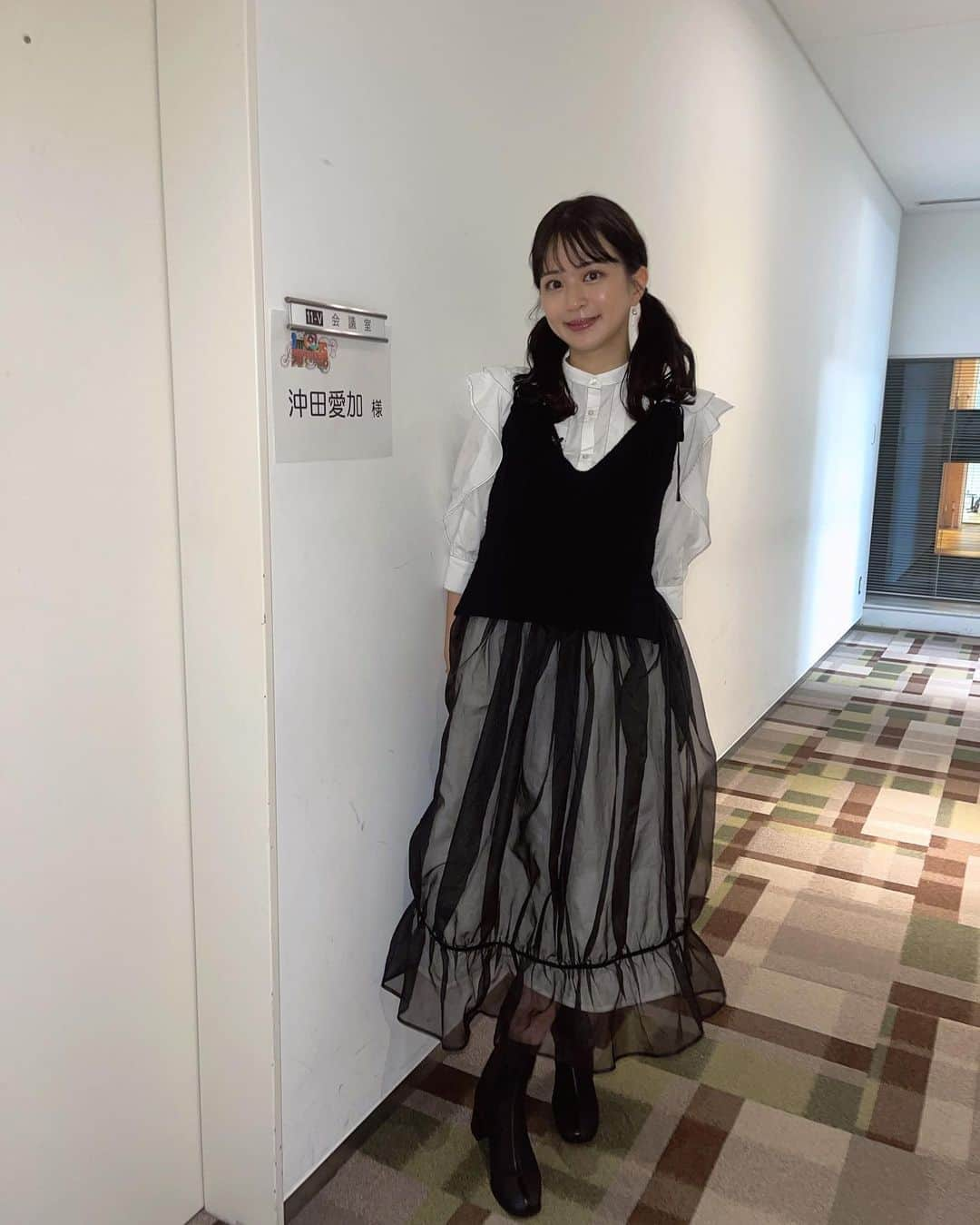 沖田愛加さんのインスタグラム写真 - (沖田愛加Instagram)「. . . 日テレ『１周回って知らない話　黒柳徹子&トシちゃん芸能界70年の裏側をすべて告白SP』  今日の１９時から放送です♡ 収録中とっても緊張した🤣🤣 よかったら見てください☺️  衣装 ワンピース.スカート #hiki パンプス #daiana」10月25日 18時16分 - okita_aika