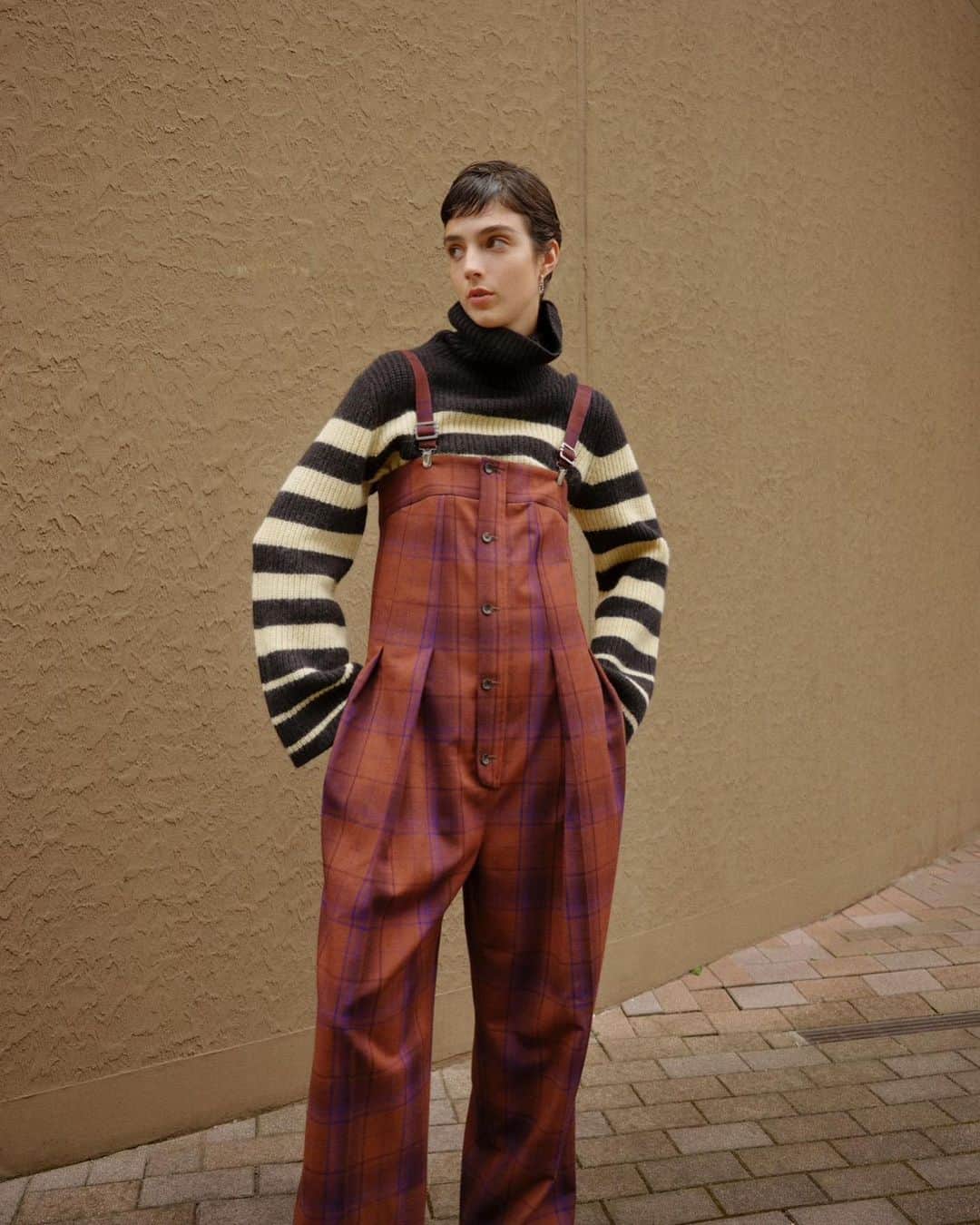 STYLE & EDIT officialのインスタグラム：「2023 WINTER COLLECTION  Sweater @baumundpferdgarten ¥46,200 Overalls @miosmokey ¥75,900 Earring @soierie_official ¥13,200  #styleandedit  #takashimaya」