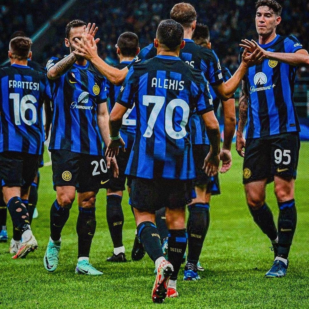 アレクシス・サンチェスさんのインスタグラム写真 - (アレクシス・サンチェスInstagram)「⚫️🔵 @inter」10月25日 18時49分 - alexis_officia1