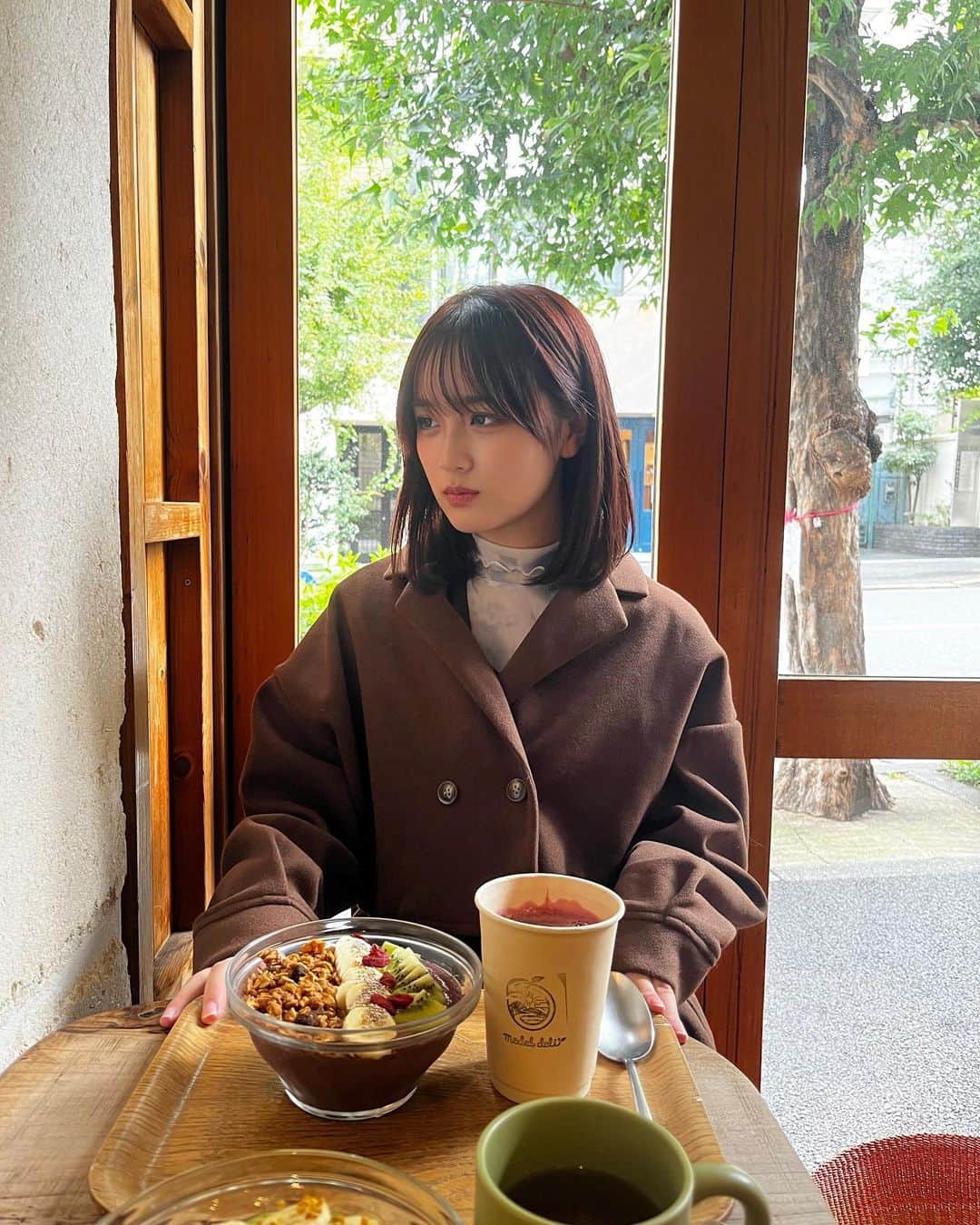 あみち。のインスタグラム：「アサイーボウル食べてきた🍌」