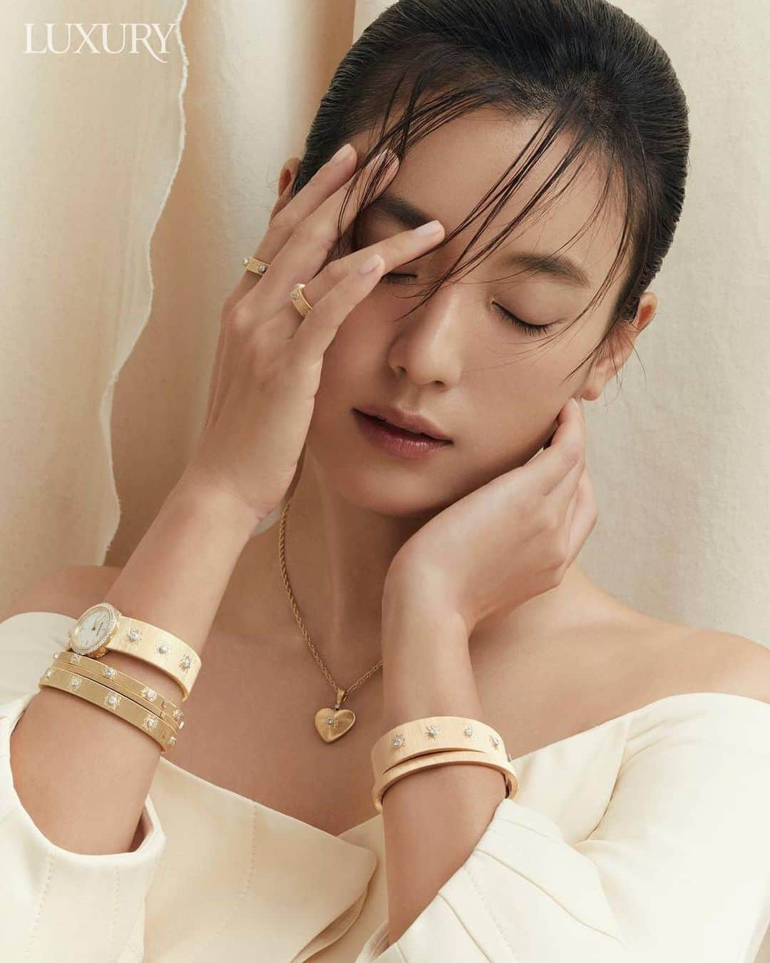 ハン・ヒョジュさんのインスタグラム写真 - (ハン・ヒョジュInstagram)「@luxuryeditors    @buccellatimilan   💍✨」10月25日 18時55分 - hanhyojoo222