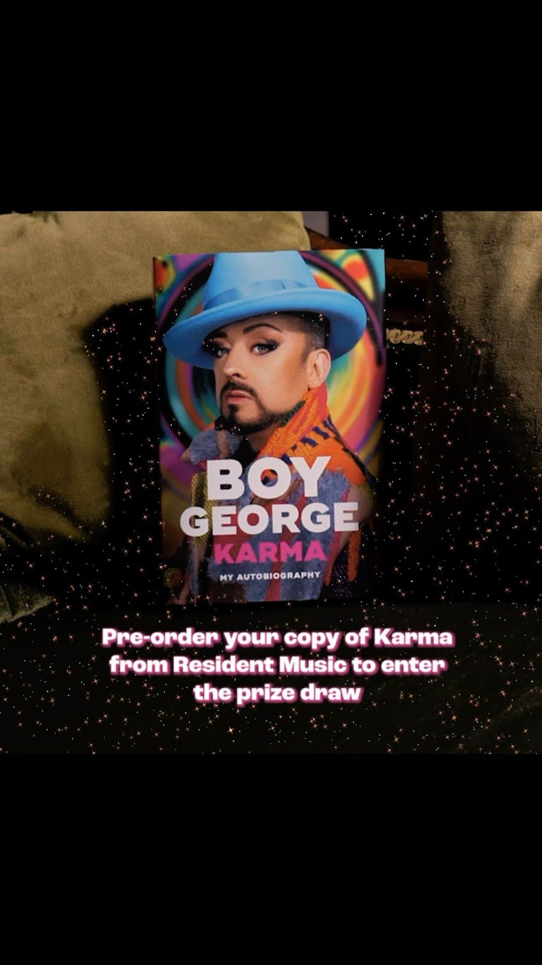 ボーイ・ジョージのインスタグラム：「Treat yourself! Pre-order my autobiography from @residentbrighton and you’ll be entered into the draw to win this one of a kind signed album」