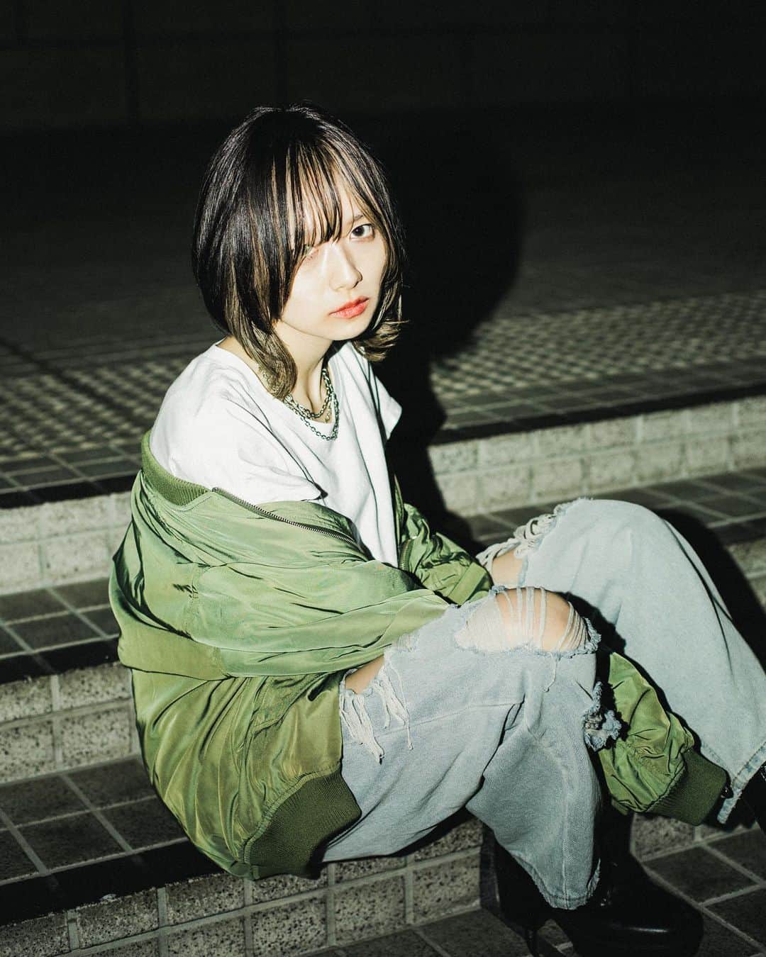 RIRIKOのインスタグラム：「いつからかこの肩書きが重荷になっていて、自分の活動に申し訳なくなってしまうから 発信するか迷ったのですが  2023.10.25 RIRIKO、メジャーデビューから6年です。  正直叶えられていない景色が沢山あるけど  言葉にしようと思ったのは 勿論出会ってくれた皆が居るから  そして今、やっと自分の音楽に胸を張れるようになれているから。  とにかく感謝の気持ちでいっぱいです。  #RIRIKO   ・ ・ #RIRIKOBAND   ・ photo by @mnmy_0073   ・ ・」
