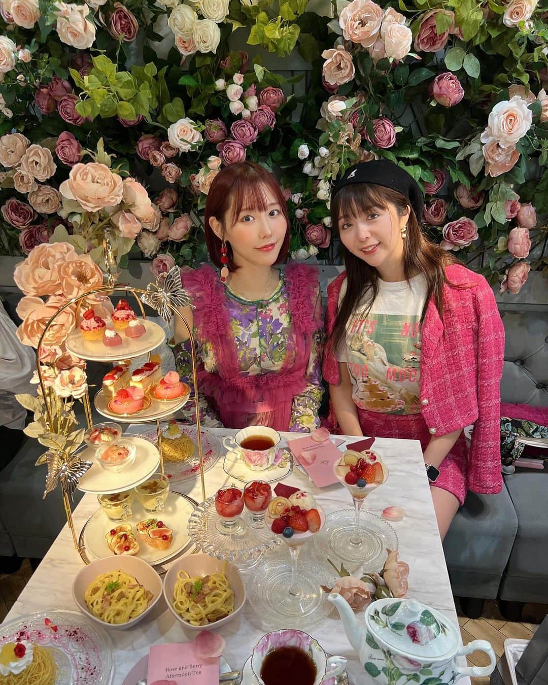 神成藍子さんのインスタグラム写真 - (神成藍子Instagram)「きゃーかわいいかわいいかわいい🩷🩷🩷 2人ともピンクコーデでリンクしてかわちい🥹🩷  #hautecouturecafe #アフヌン #アフターヌーンティー #薔薇 #ピンクコーデ #pinkcode」10月25日 19時00分 - kanna_nijimura