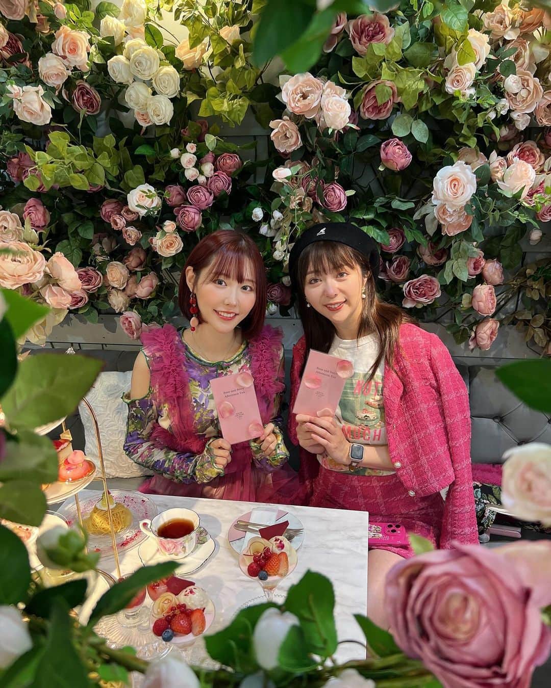 神成藍子さんのインスタグラム写真 - (神成藍子Instagram)「きゃーかわいいかわいいかわいい🩷🩷🩷 2人ともピンクコーデでリンクしてかわちい🥹🩷  #hautecouturecafe #アフヌン #アフターヌーンティー #薔薇 #ピンクコーデ #pinkcode」10月25日 19時00分 - kanna_nijimura