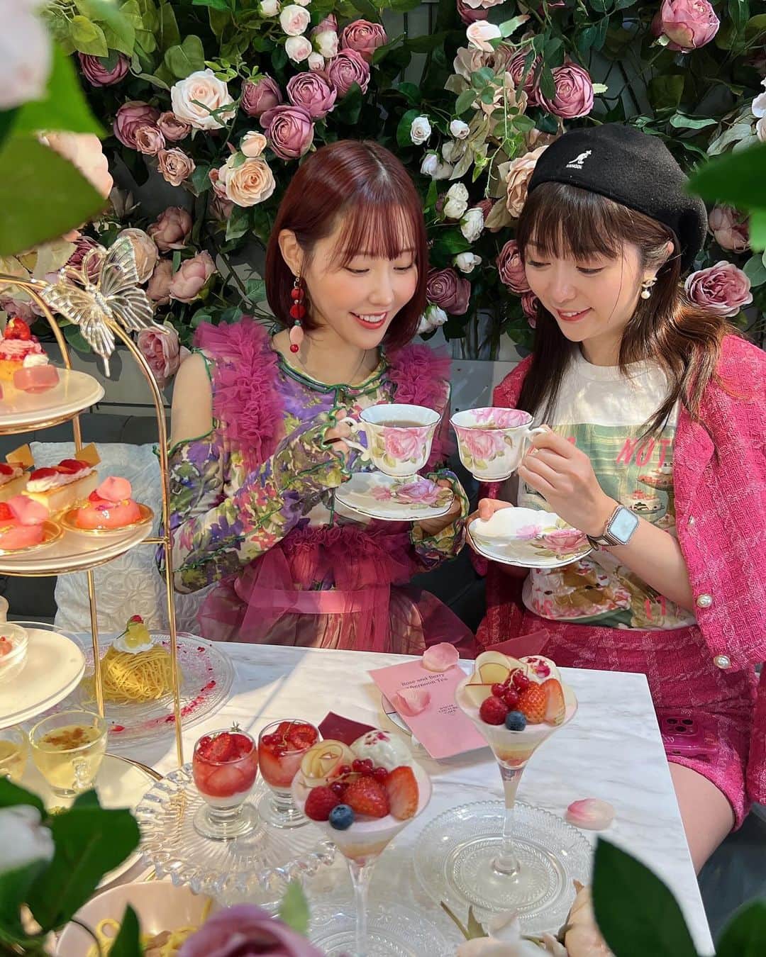 神成藍子さんのインスタグラム写真 - (神成藍子Instagram)「きゃーかわいいかわいいかわいい🩷🩷🩷 2人ともピンクコーデでリンクしてかわちい🥹🩷  #hautecouturecafe #アフヌン #アフターヌーンティー #薔薇 #ピンクコーデ #pinkcode」10月25日 19時00分 - kanna_nijimura