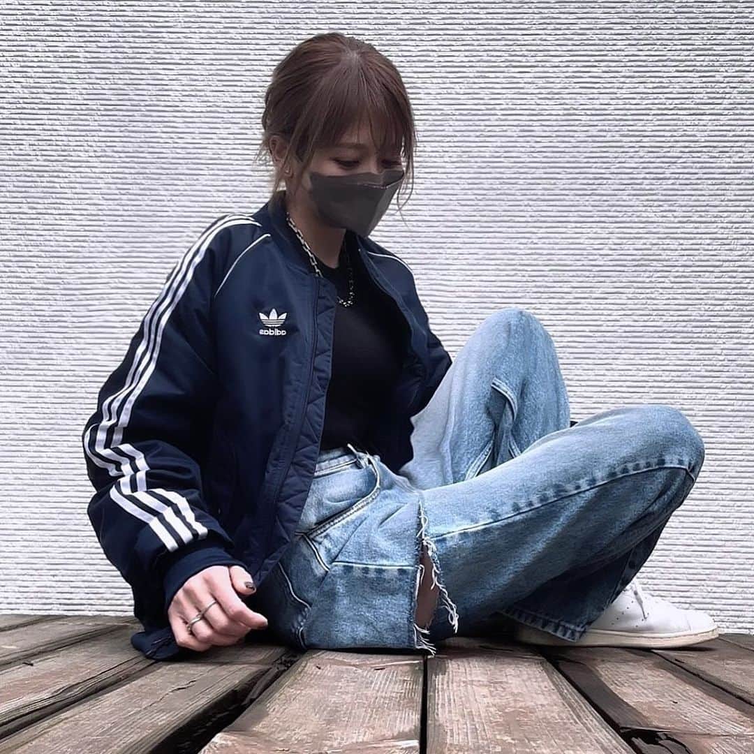 山本明果さんのインスタグラム写真 - (山本明果Instagram)「⠀ ⠀ ⠀ ⠀ @adidasoriginals  サイズXSだよ。 ⠀ ⠀」10月25日 19時15分 - sayaka__sea