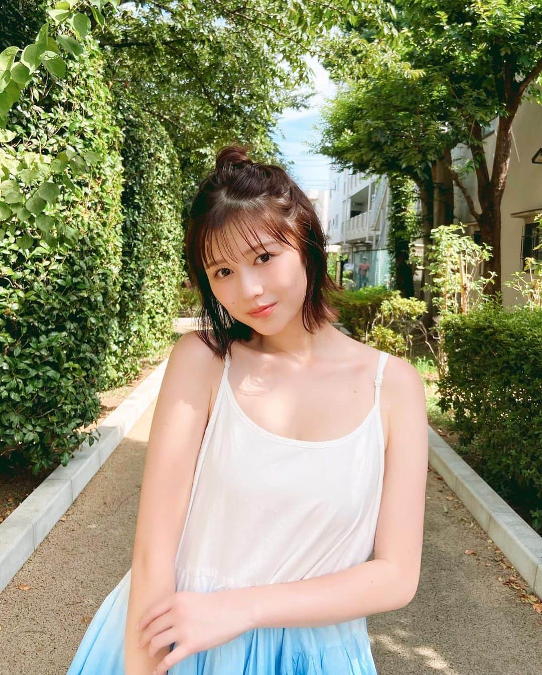 冴木柚葉のインスタグラム：「. お気に入りのブルーワンピース💙  【1stカレンダー発売記念イベント】のオンライン受付は 本日、10月25日(水)23:59までです！  初の対面イベント、是非会いにきてください✨  🐚イベント詳細🪸 2023年11月4日(土) 16:30〜 タワーレコード渋谷店　5Fイベントスペース」