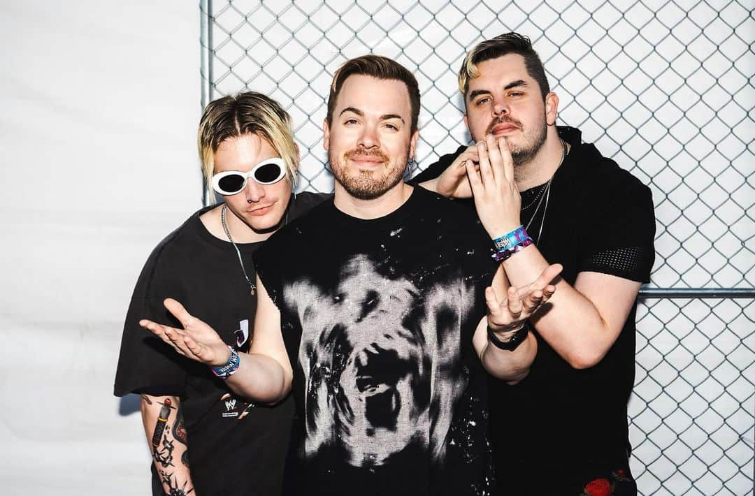 Rock Soundのインスタグラム：「Set It Off, photographed backstage at When We Were Young Festival 2023  📸 by @jennfive for Rock Sound  #setitoff #whenwewereyoung #poppunk #alternative」