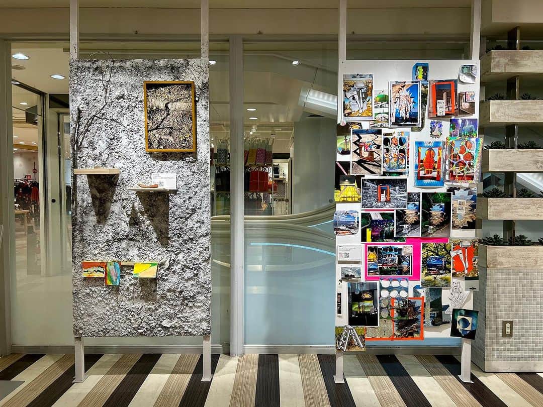 吉祥寺PARCOのインスタグラム：「PARCO ART&CULTURE制作期間が終了しました✨ 完成した作品の展示を11/5(日)まで実施中です🎨 さらに作品は11/21(火)までオンラインストアで購入可能！  ここでは作品と制作風景の一部を公開🤳 作品の詳細はオンラインストアに随時掲載していきます。 今後の投稿もお楽しみに。  💻オンラインストアのURLはストーリーズからチェック！  #parcoartandculture #吉祥寺PARCO #吉祥寺パルコ」